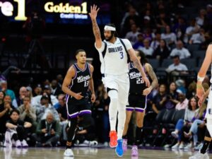 Mavs Beat Kings 120 106 Anthony Davis and Klay Thompson Lead Dallas Play in Victory