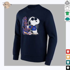 Snoopy standing Detroit Tigers baseball shirt