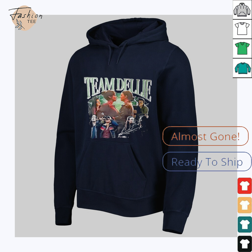Team Dellie graphic shirt Team Dellie graphic shirt